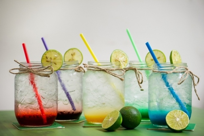 Nếu uống nước soda vào lúc này sẽ khiến dạ dày bị kích ứng.