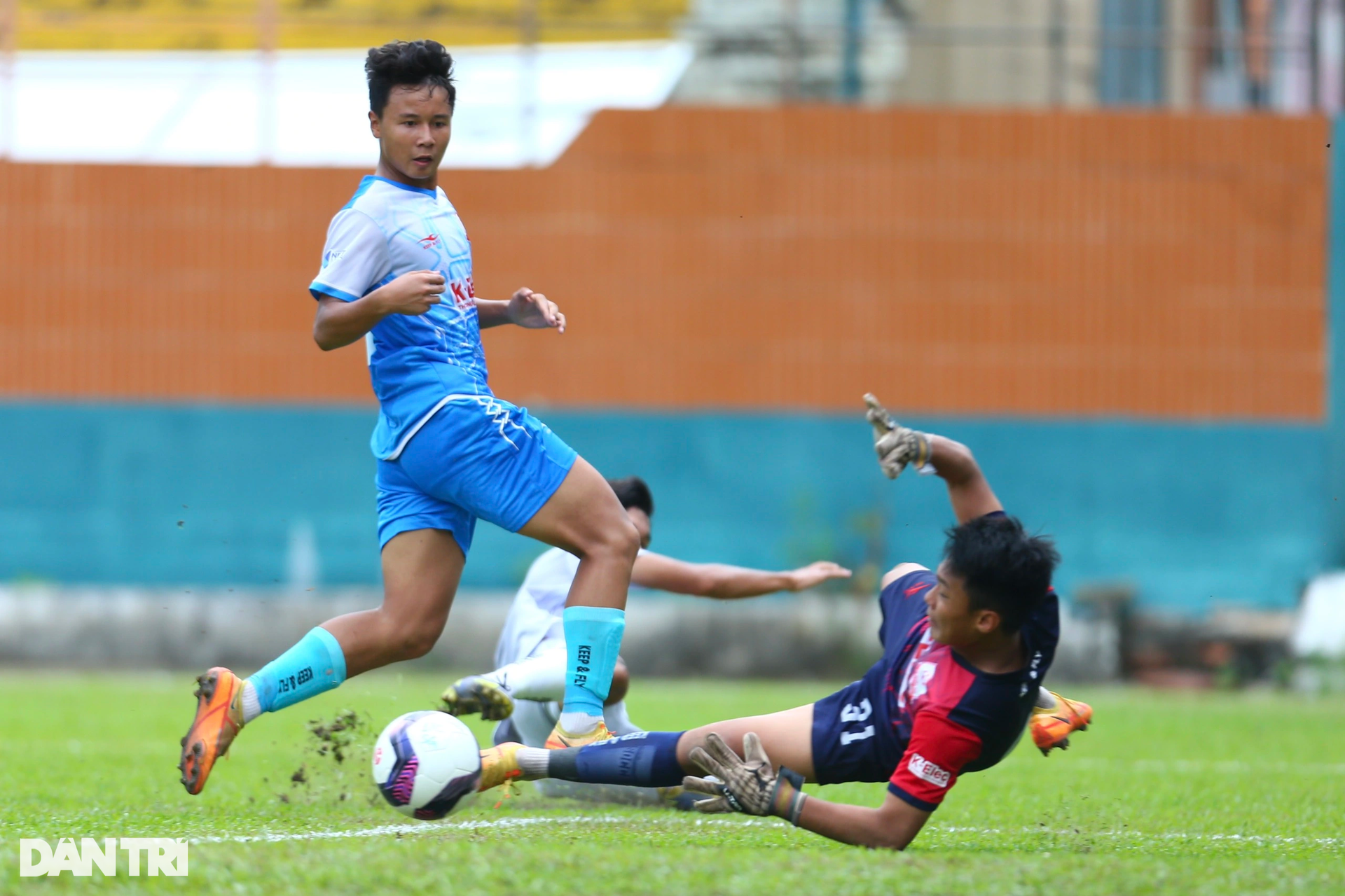 Đánh bại U17 Sài Gòn 2-0, đội U17 PVF lên ngôi vô địch U17 Quốc gia - 8 Đánh bại U17 Sài Gòn 2-0, đội U17 PVF lên ngôi vô địch U17 Quốc gia - 8