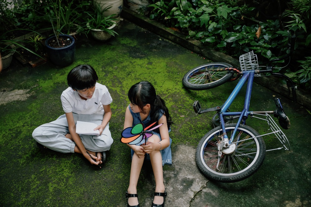 Bức Tường ra mắt MV Mùa hè đi qua, lần đầu sáng tác về tình yêu học trò - 2 Bức Tường ra mắt MV Mùa hè đi qua, lần đầu sáng tác về tình yêu học trò - 2