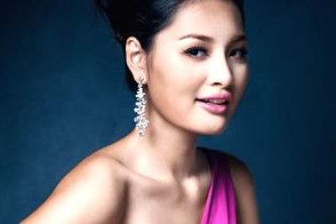 Hương Giang chính thức dự thi Hoa hậu Thế giới 2009