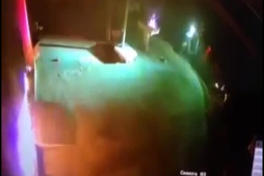 Đang ngủ, cả gia đình bị 2 đối tượng châm lửa đốt nhà lúc nửa đêm