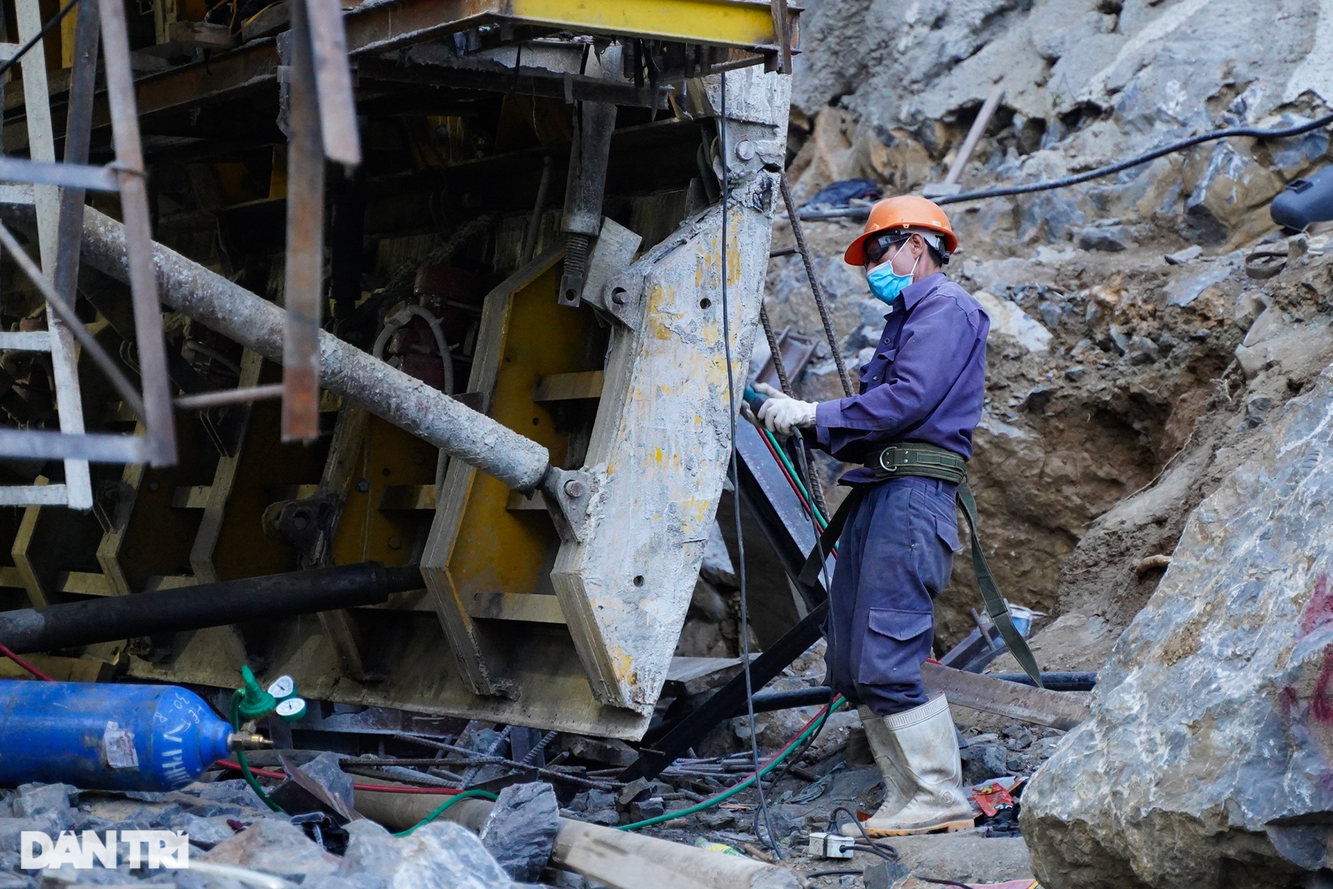 Bên trong đại công trường xây dựng hầm bao biển lớn nhất Việt Nam - 11 Bên trong đại công trường xây dựng hầm bao biển lớn nhất Việt Nam - 11