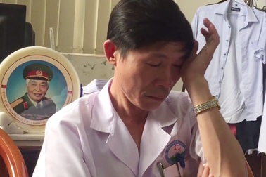 Phó Giám đốc Bệnh viện bật khóc khi nói về vụ BS Lương bị bắt