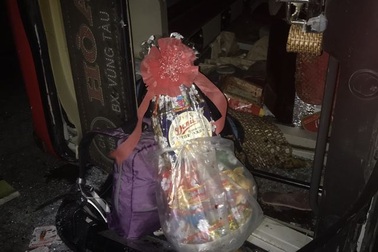 Hơn 30 hành khách kêu cứu trong xe khách ngày cuối năm