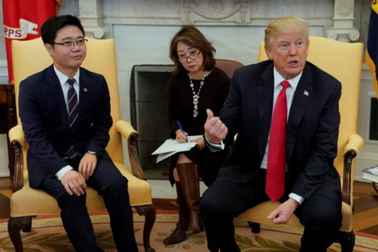 Ông Trump đích thân đón tiếp 8 người đào tẩu Triều Tiên tại Nhà Trắng