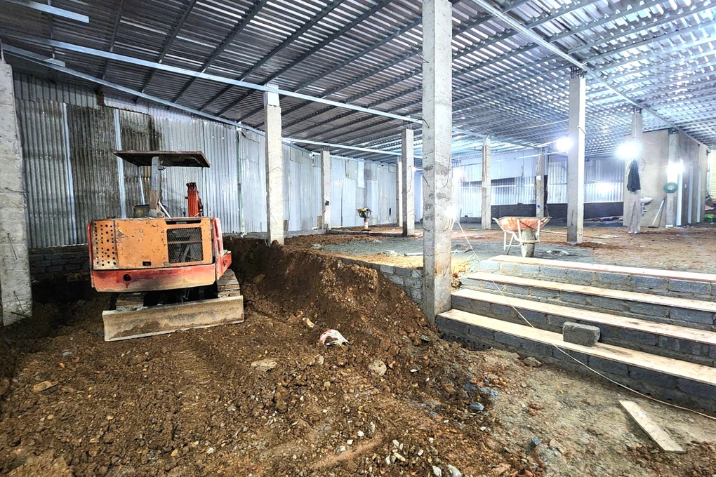 Xử phạt người xây dựng công trình không phép trên đèo Bảo Lộc - 2 Xử phạt người xây dựng công trình không phép trên đèo Bảo Lộc - 2