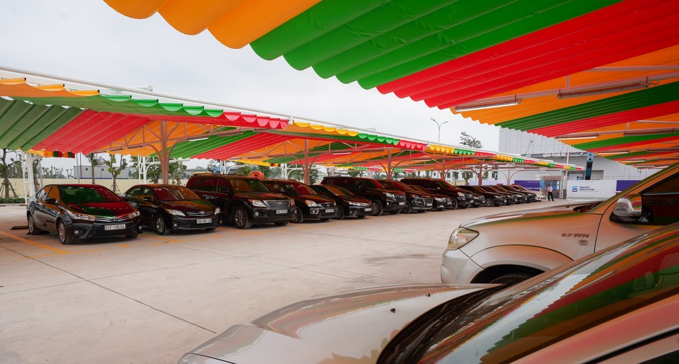 VinFast triển khai chương trình “Đổi cũ lấy mới, lên đời xe sang” - 5 VinFast triển khai chương trình “Đổi cũ lấy mới, lên đời xe sang” - 5
