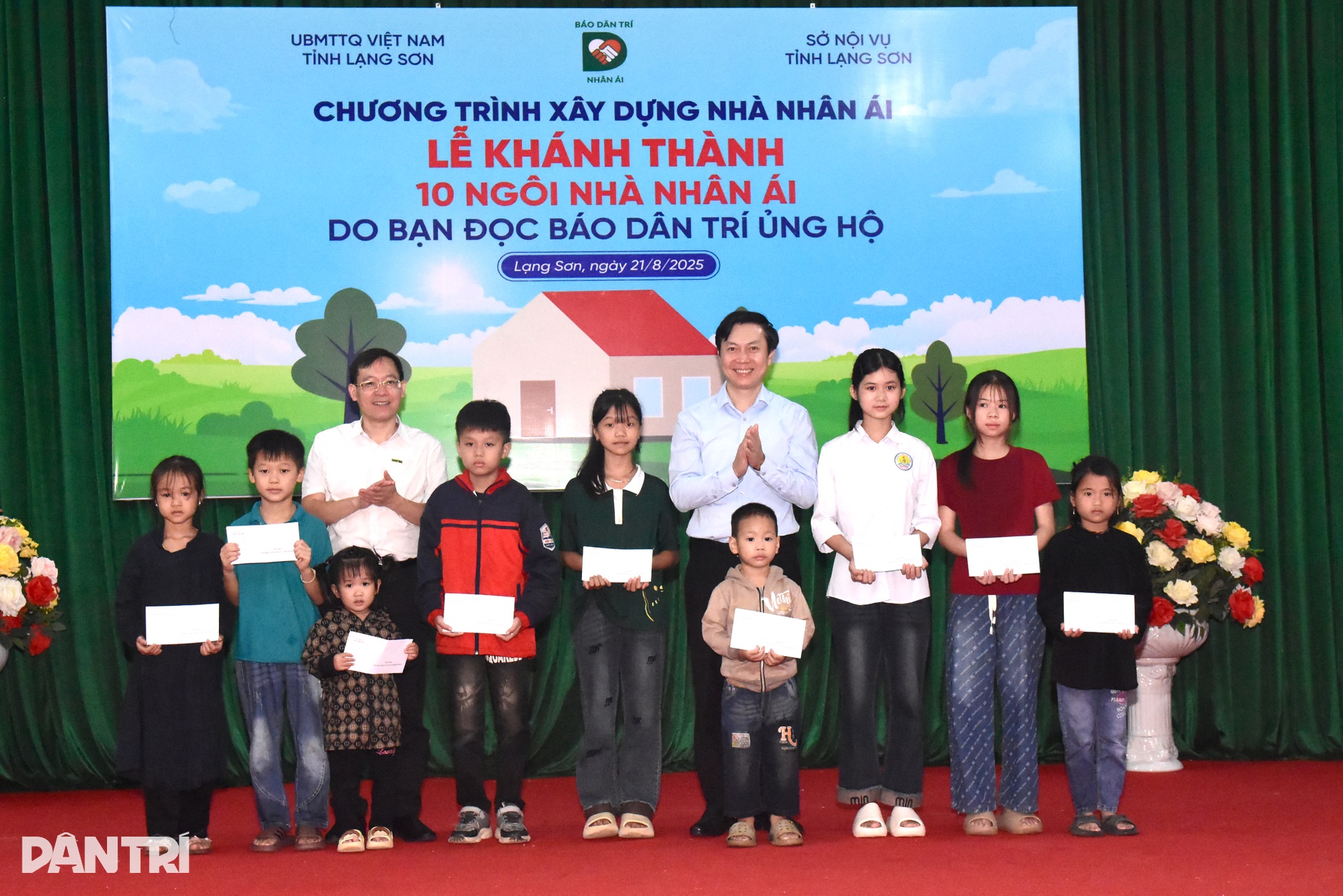 Khánh thành 10 ngôi nhà Nhân ái, gieo hy vọng ở vùng núi Lạng Sơn - 9 Khánh thành 10 ngôi nhà Nhân ái, gieo hy vọng ở vùng núi Lạng Sơn - 9