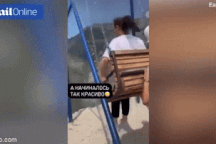 Khoảnh khắc đứt xích đu, du khách rơi xuống vách núi cao gần 2.000 m ở Nga