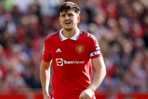 Harry Maguire mất băng đội trưởng, bị ép phải rời Man Utd