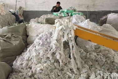 Kinh hoàng: Khui đường dây sản xuất bỉm người lớn từ bỉm dùng rồi