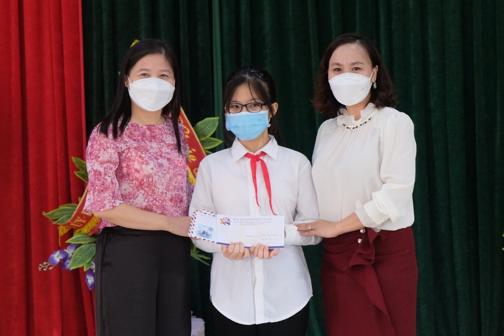 Bạn đọc Dân trí giúp đỡ nữ sinh mồ côi khuyết tật hàng trăm triệu đồng - 7 Bạn đọc Dân trí giúp đỡ nữ sinh mồ côi khuyết tật hàng trăm triệu đồng - 7
