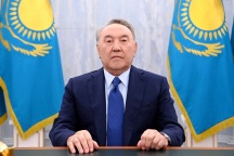 Cựu Tổng thống Kazakhstan tái xuất, bác bỏ tin đồn