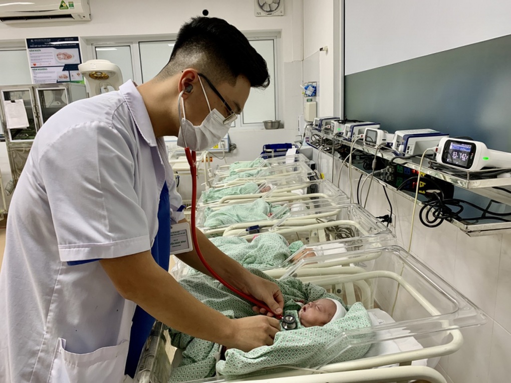 Những em bé tí hon trong hành trình vượt cửa tử - 4 Những em bé tí hon trong hành trình vượt cửa tử - 4