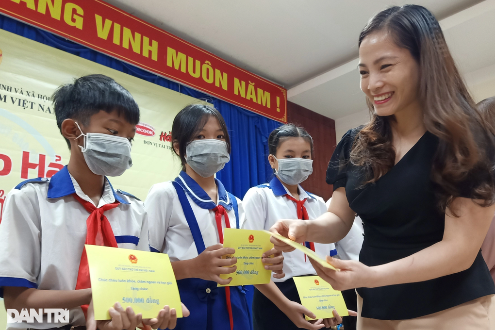 Quỹ Bảo trợ trẻ em Việt Nam trao quà, hỗ trợ trẻ mồ côi vì Covid-19 - 1 Quỹ Bảo trợ trẻ em Việt Nam trao quà, hỗ trợ trẻ mồ côi vì Covid-19 - 1