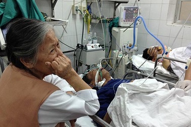 Chi phí y tế “đè” người bệnh