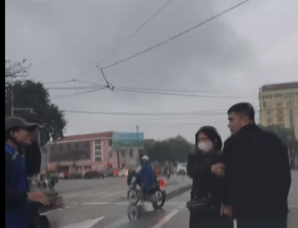 Đánh người sau va chạm giao thông, mâu thuẫn nhỏ nhặt dẫn tới phạm tội - 7 Đánh người sau va chạm giao thông, mâu thuẫn nhỏ nhặt dẫn tới phạm tội - 7