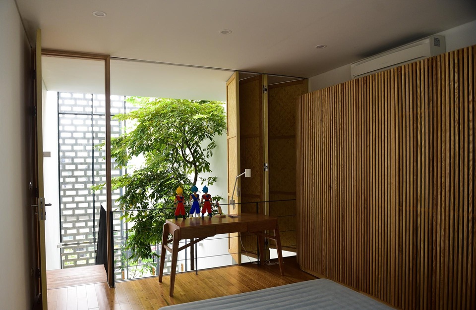 Nhà ống chật hẹp ở Hà Nội đẹp ấn tượng nhờ các khu vườn treo xanh mát - 7