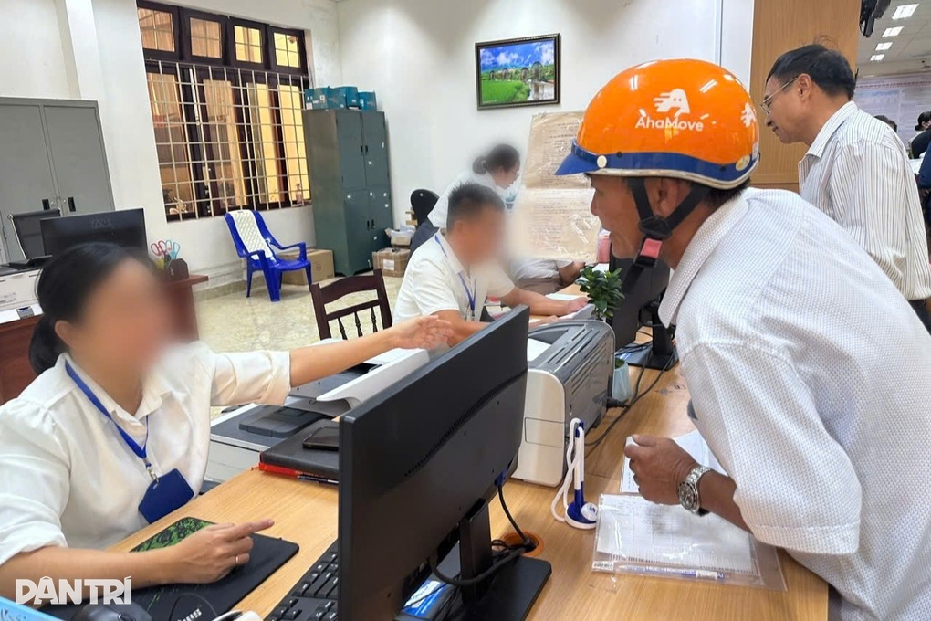 Vụ cán bộ mất suất công chức: Phê bình, kiểm điểm người quên gửi văn bản - 1