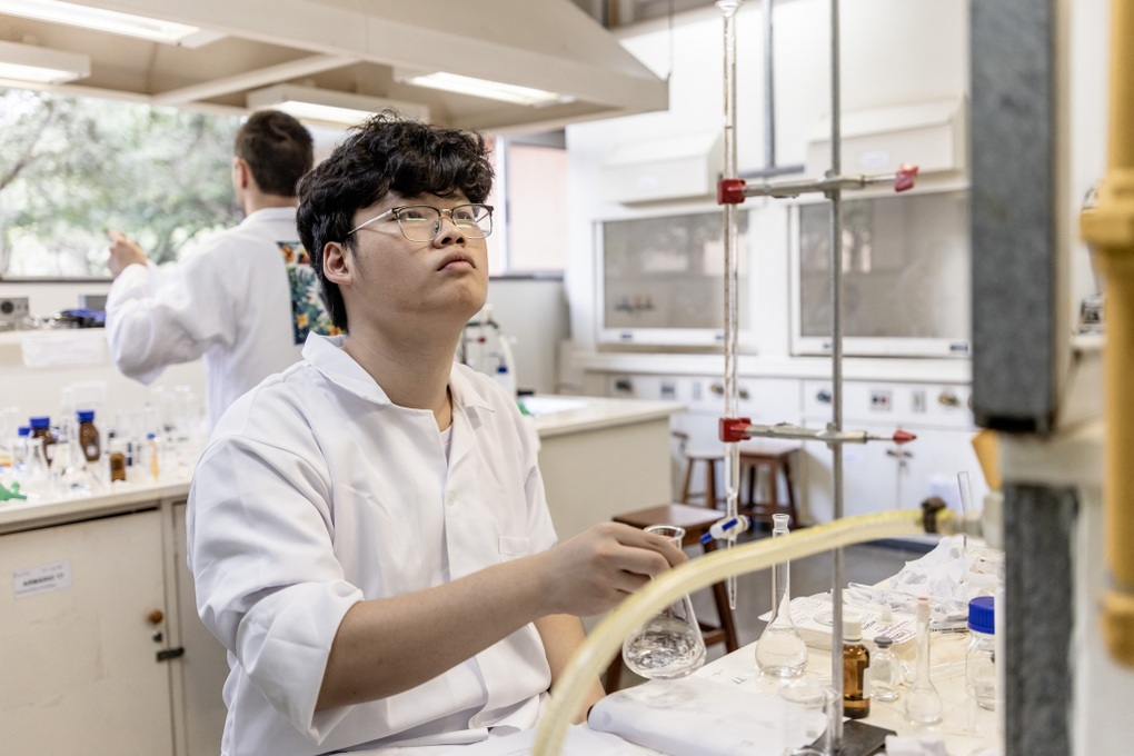 Việt Nam giành 2 vàng, 2 bạc tại kỳ thi hóa học khó nhất thế giới - 1 Việt Nam giành 2 vàng, 2 bạc tại kỳ thi hóa học khó nhất thế giới - 1