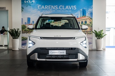 Ảnh chi tiết Kia Carens Clavis tại đại lý, giá dự kiến 600-700 triệu đồng