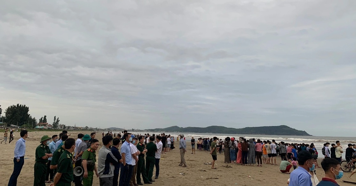 Hai anh em mất tích khi tắm biển: Tìm thấy thi thể người em - 1 Hai anh em mất tích khi tắm biển: Tìm thấy thi thể người em - 1
