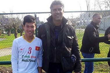 HLV Frank Rijkaard ấn tượng với Trùm Tỉnh