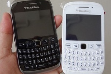 BlackBerry Curve 9320 tầm trung có giá gần 5,3 triệu đồng tại Việt Nam