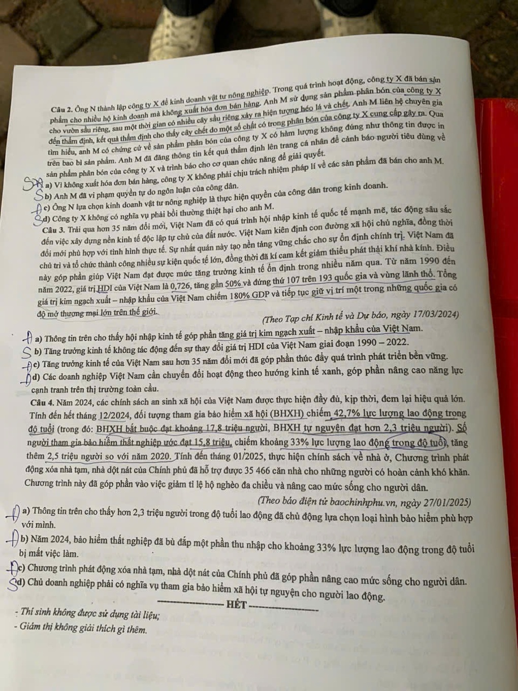 Mise à jour : Réponses suggérées pour tous les codes d'examen de l'enseignement économique et juridique - 4 Cập nhật: Gợi ý đáp án toàn bộ các mã đề môn giáo dục kinh tế và pháp luật - 4