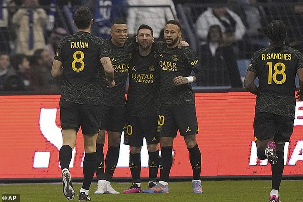 Messi y Ronaldo marcaron en el partido en Arabia Saudita - 11