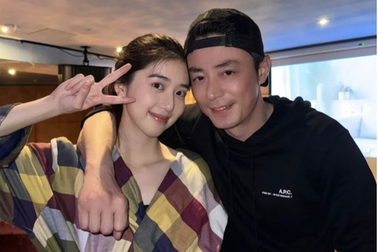 Hoắc Kiến Hoa thân thiết với nữ đồng nghiệp trước mắt Lâm Tâm Như