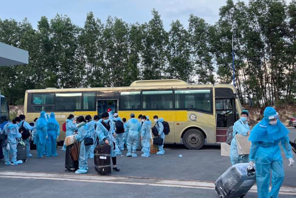Bình Dương: Trung chuyển 17.000 F0 chia lửa cho hai địa phương vùng đỏ - 1 Bình Dương: Trung chuyển 17.000 F0 chia lửa cho hai địa phương vùng đỏ - 1