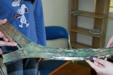 Hiện vật nghi vũ khí cổ được phát hiện gần nơi diễn ra Hội thề Lũng Nhai