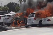 11 ô tô bị thiêu rụi sau tiệc nướng ở bãi đậu xe