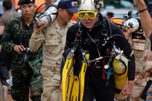 Thợ lặn đầu tiên tìm thấy đội bóng Thái Lan: “Chúng tôi không phải người hùng”