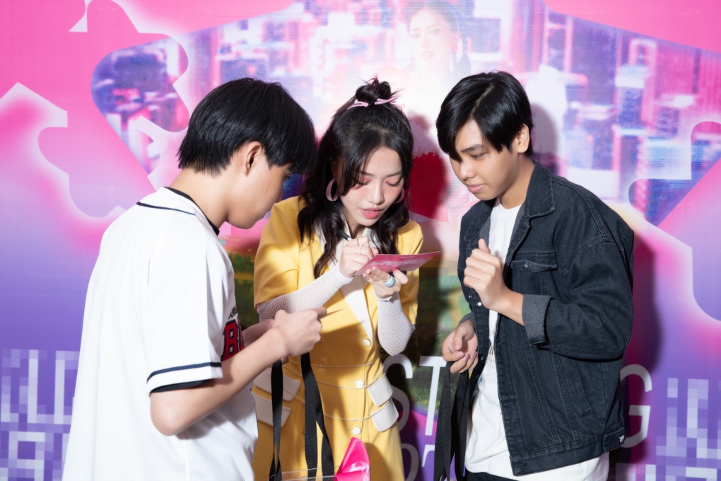 Phùng Khánh Linh: Tôi sẽ kết hôn với... sân khấu - 6 Phùng Khánh Linh: Tôi sẽ kết hôn với... sân khấu - 6