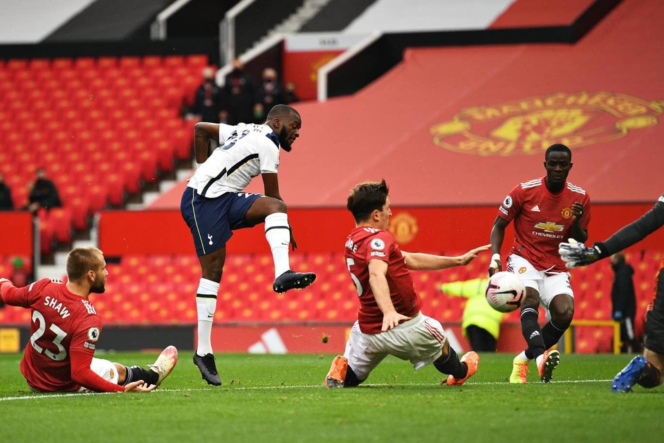 Những khoảnh khắc Man Utd bị Tottenham chà đạp tại Old Trafford - 6 Những khoảnh khắc Man Utd bị Tottenham chà đạp tại Old Trafford - 6