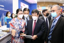 Hàng ngàn tour giá rẻ được chào bán trong ngày khai mạc hội chợ VITM 2022