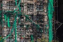 Yếu tố có thể đã làm gia tăng thương vong trong vụ cháy chung cư Hong Kong