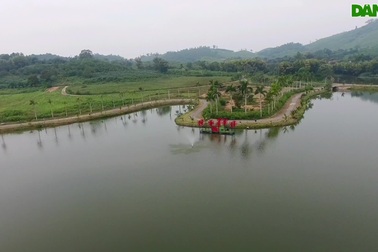 Khám phá "hòn đá bay" ở thung lũng hoa Phủ Quỳ