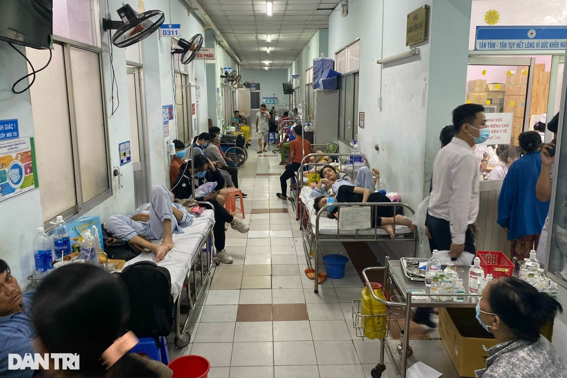 400 nhân viên y tế nghỉ việc trong 90 ngày: Sở Y tế TPHCM nói gì? - 1 400 nhân viên y tế nghỉ việc trong 90 ngày: Sở Y tế TPHCM nói gì? - 1