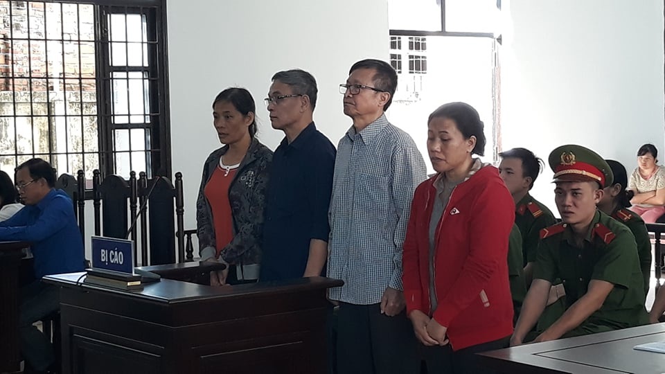Ly kỳ vụ án bán vật gia bảo là chiếc chiêng thiên thạch - 1 Ly kỳ vụ án bán vật gia bảo là chiếc chiêng thiên thạch - 1