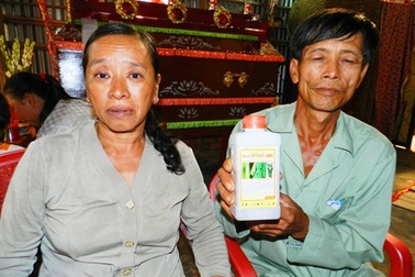 Mẹ không đưa vàng trả nợ chơi game, con tự tử