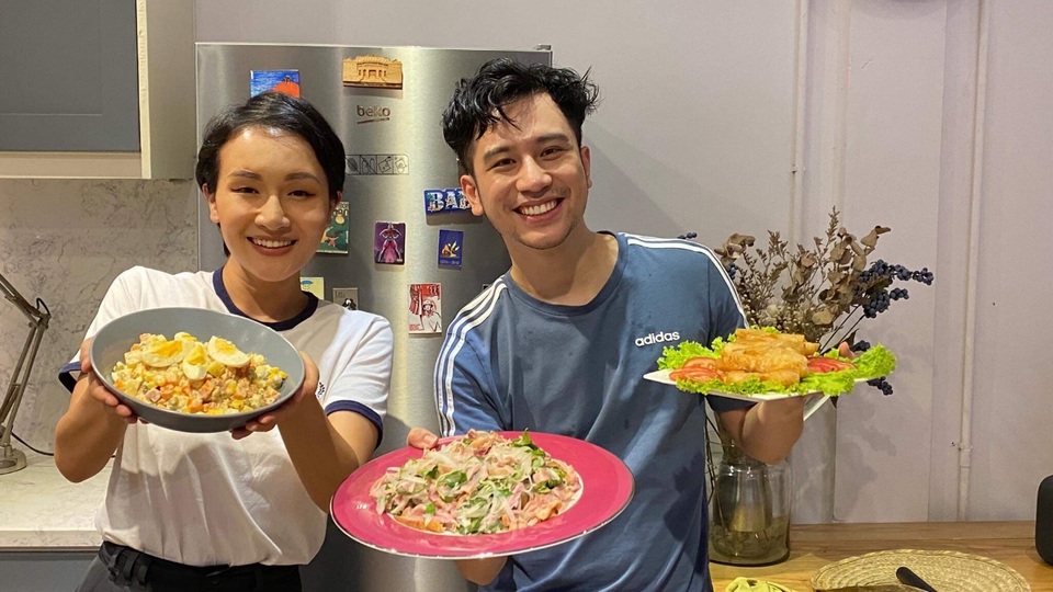Vào bếp cùng Dino Vũ và Giang Ơi: Biến tấu mâm cơm Tết, kể chuyện ở Châu Âu - 1 Vào bếp cùng Dino Vũ và Giang Ơi: Biến tấu mâm cơm Tết, kể chuyện ở Châu Âu - 1