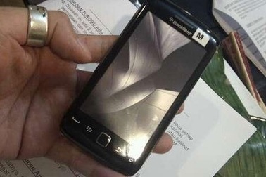 BlackBerry Storm 3 xuất hiện với màn hình 3,7 inch