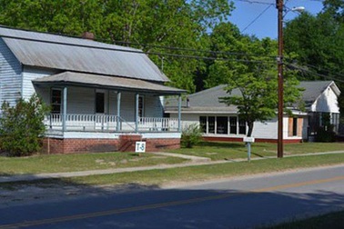 Cả thị trấn ngang giá căn hộ