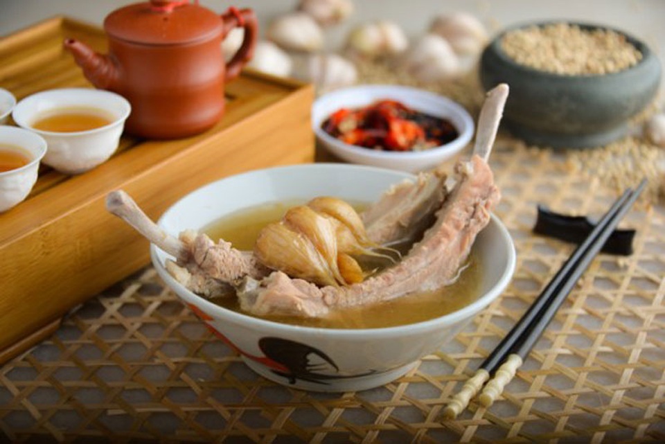 Ngồi tù 6 tuần vì trốn cách ly, tự ý ra ngoài ăn canh sườn hầm - 2 Ngồi tù 6 tuần vì trốn cách ly, tự ý ra ngoài ăn canh sườn hầm - 2