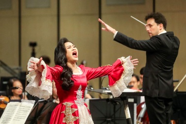 Hòa nhạc tháng Tám: Các nghệ sĩ quốc tế thăng hoa, trình diễn ấn tượng