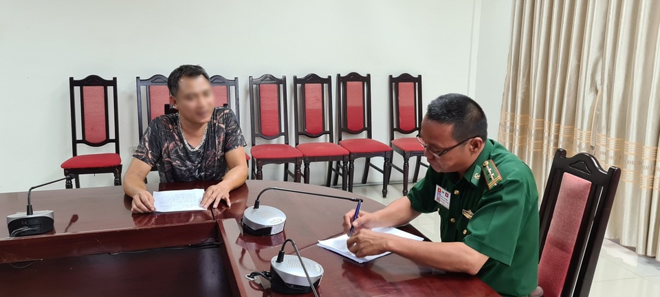 Chui trong... tủ lạnh để trốn cách ly - 1 Chui trong... tủ lạnh để trốn cách ly - 1