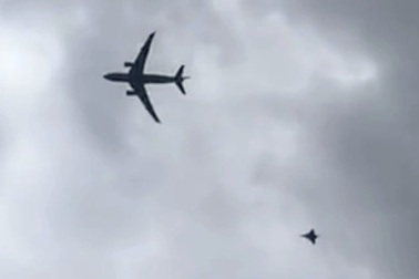 Máy bay Pháp tập trận đúng ngày 11/9, dân hốt hoảng tưởng có khủng bố